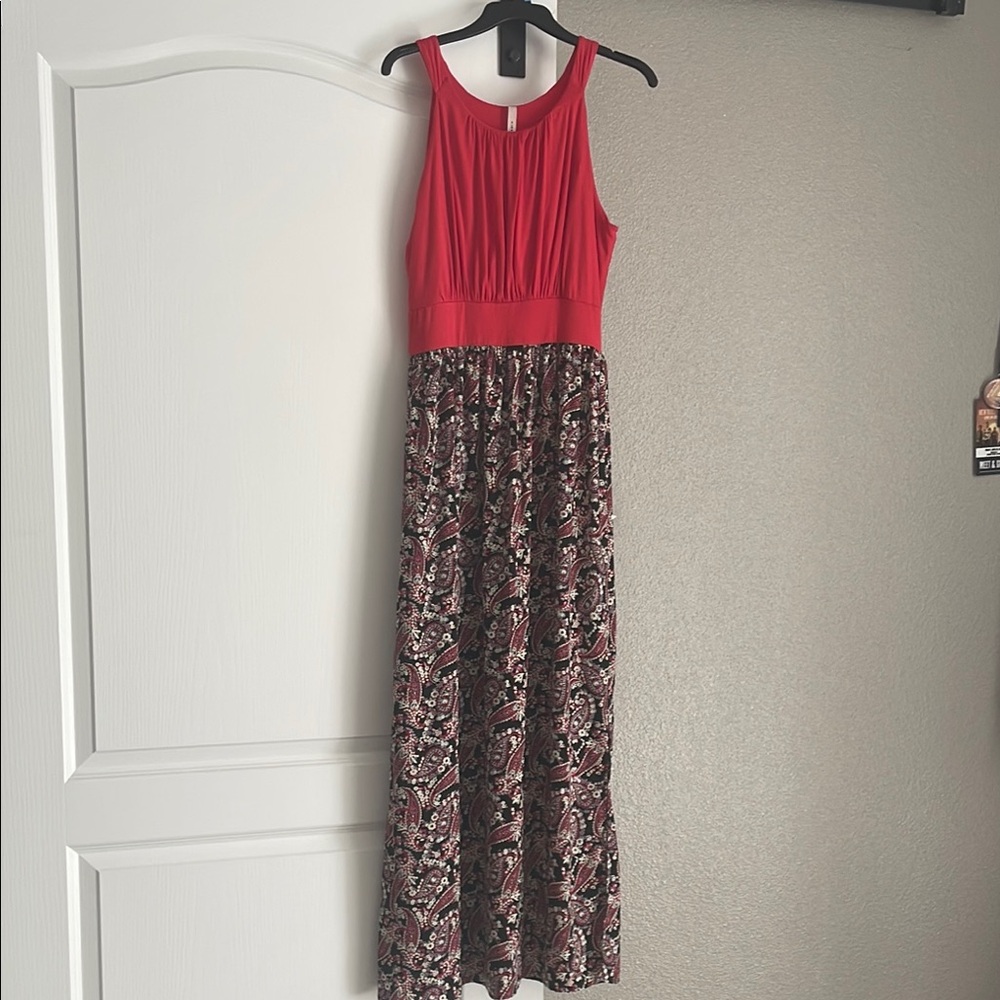 Elegant Red and Black Patterned Women's Dress